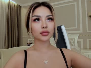 latina cam girl bae_suz image #669158
