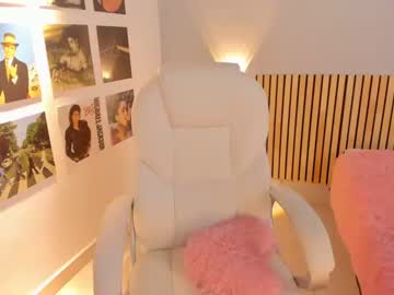 latina cam girl little_effy18 image #3242969