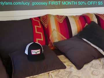 latina cam girl lucy_gooosey image #3587582