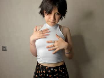 latina cam girl louisejamie image #2968044