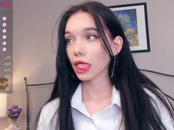 latina cam girl riskyproject image #2905490