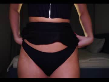 latina cam girl emilybatee image #3959796
