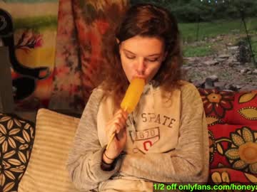 latina cam couple honeyand_thebear image #75673