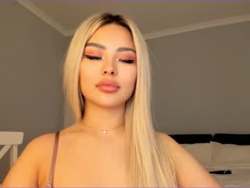 latina cam girl bae_suz image #242159
