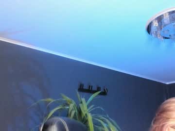 latina cam girl linellali image #1915264