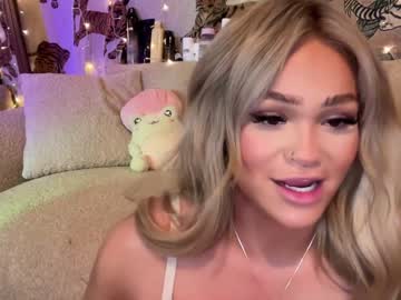 latina cam girl ari_02 image #4541745