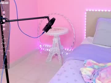 latina cam girl little_effy18 image #2108697