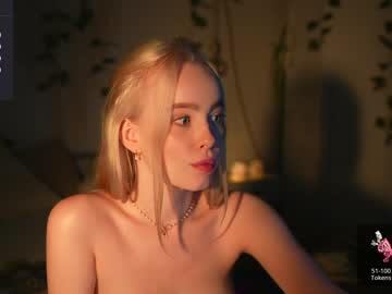 latina cam girl mother__of__dragons image #3711007